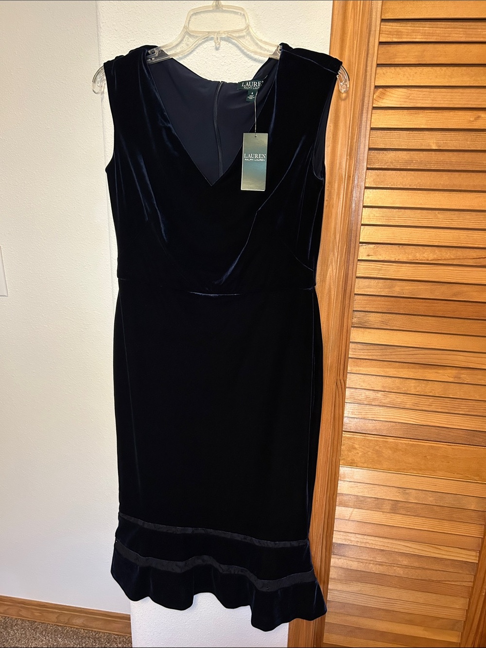 Ralph Lauren Navy Velvet Coctail Dress with Fluted Hem Lace Lined Size 8 NWT - Picture 3 of 12